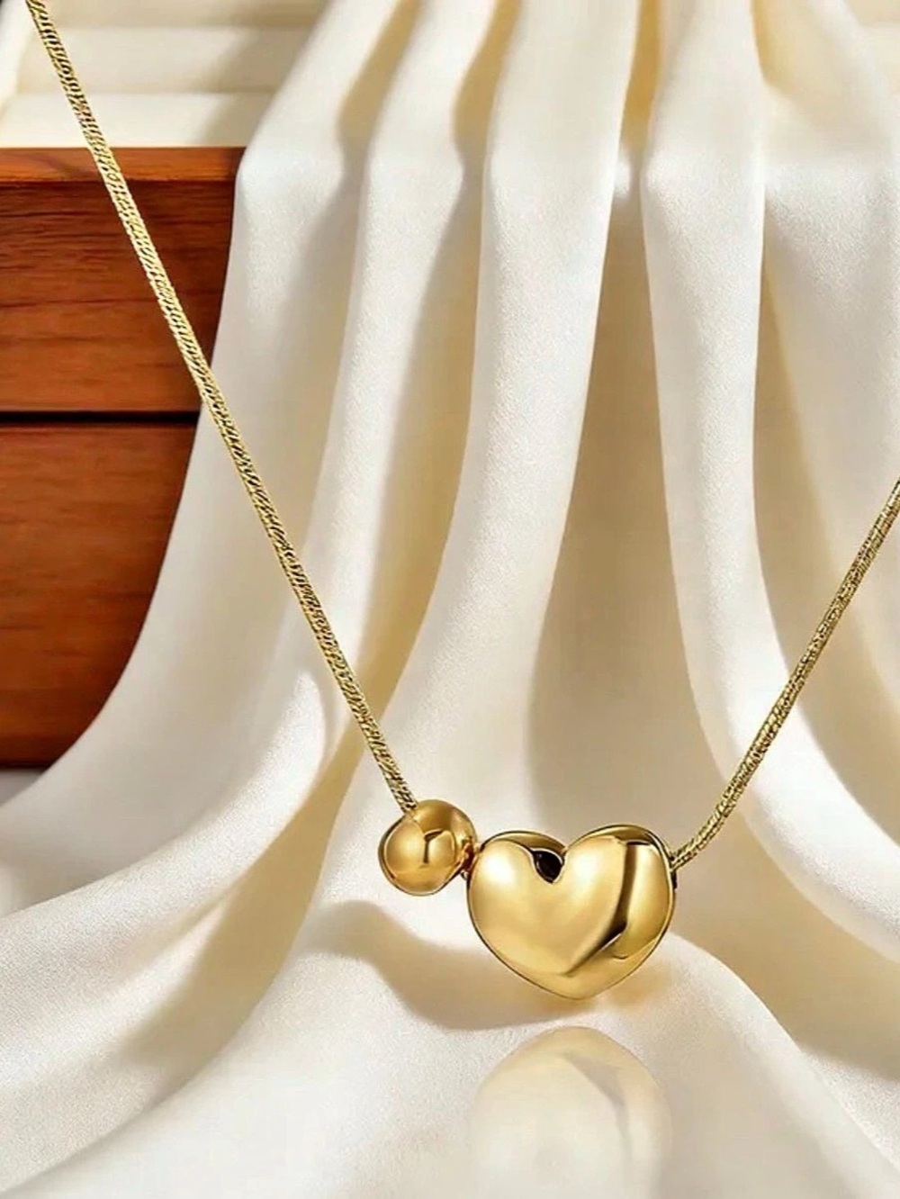 Gold Heart Pendant Necklace Like New 18K PVD Gold Plated